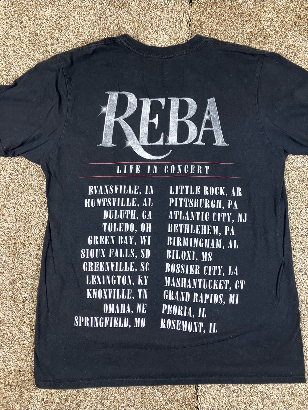 Reba Live In Concert Black Graphic Tee - Picture 2 of 3